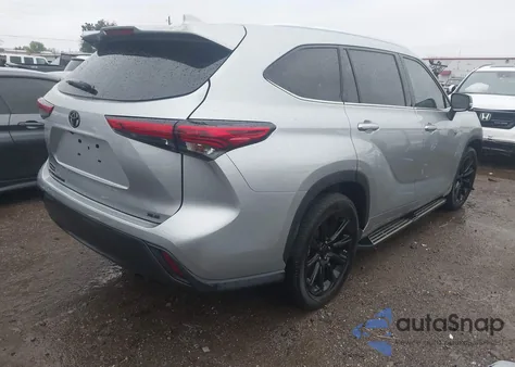 2021 Toyota Highlander Xle z USA, uszkodzony, nr VIN 5TDGZRAH2MS522581